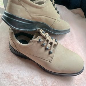 BASS casual/dress comfort shoes Women’s 8.5